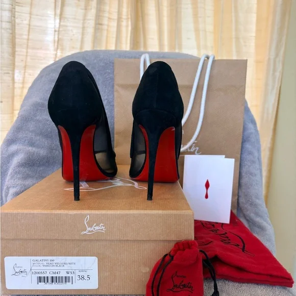 Christian Louboutin Black Mesh and Suede So Kate Pointed-Toe Pump - Picture 4 of 8